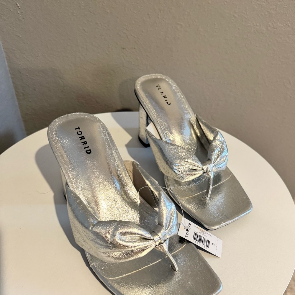 Torrid Silver Bow Heels - Picture 2 of 3